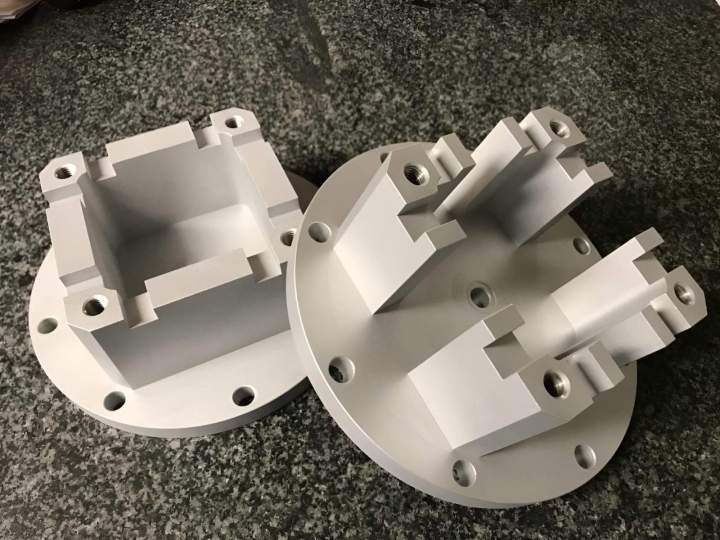 Pièces métalliques solides Bergholtz